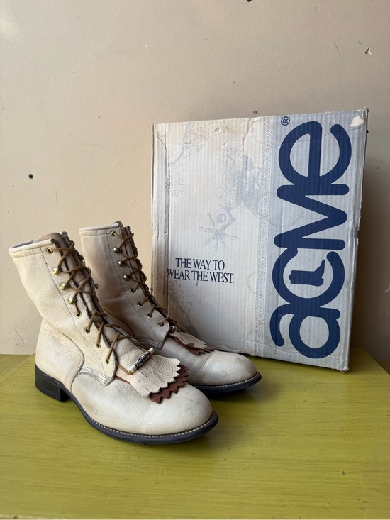 ACME Shoes - Vintage ACME Western Boots Cream Lace-Up Cowgirl Boots with Brown Fringe